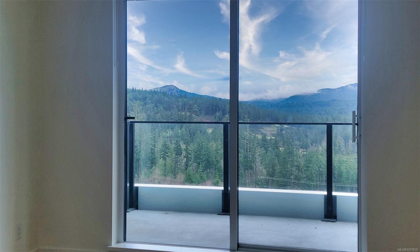 #808-2000 Hannington Rd, Langford, BC - Indoor Photo Showing Other Room