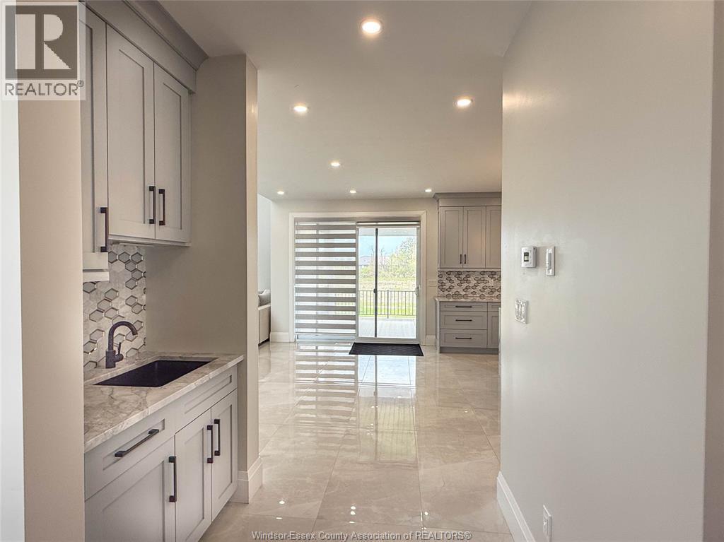 7 Cypress Pointe, Leamington, ON - Indoor Photo Showing Kitchen