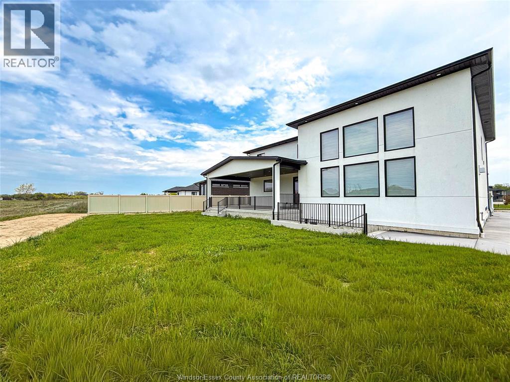 7 Cypress Pointe, Leamington, ON - Outdoor