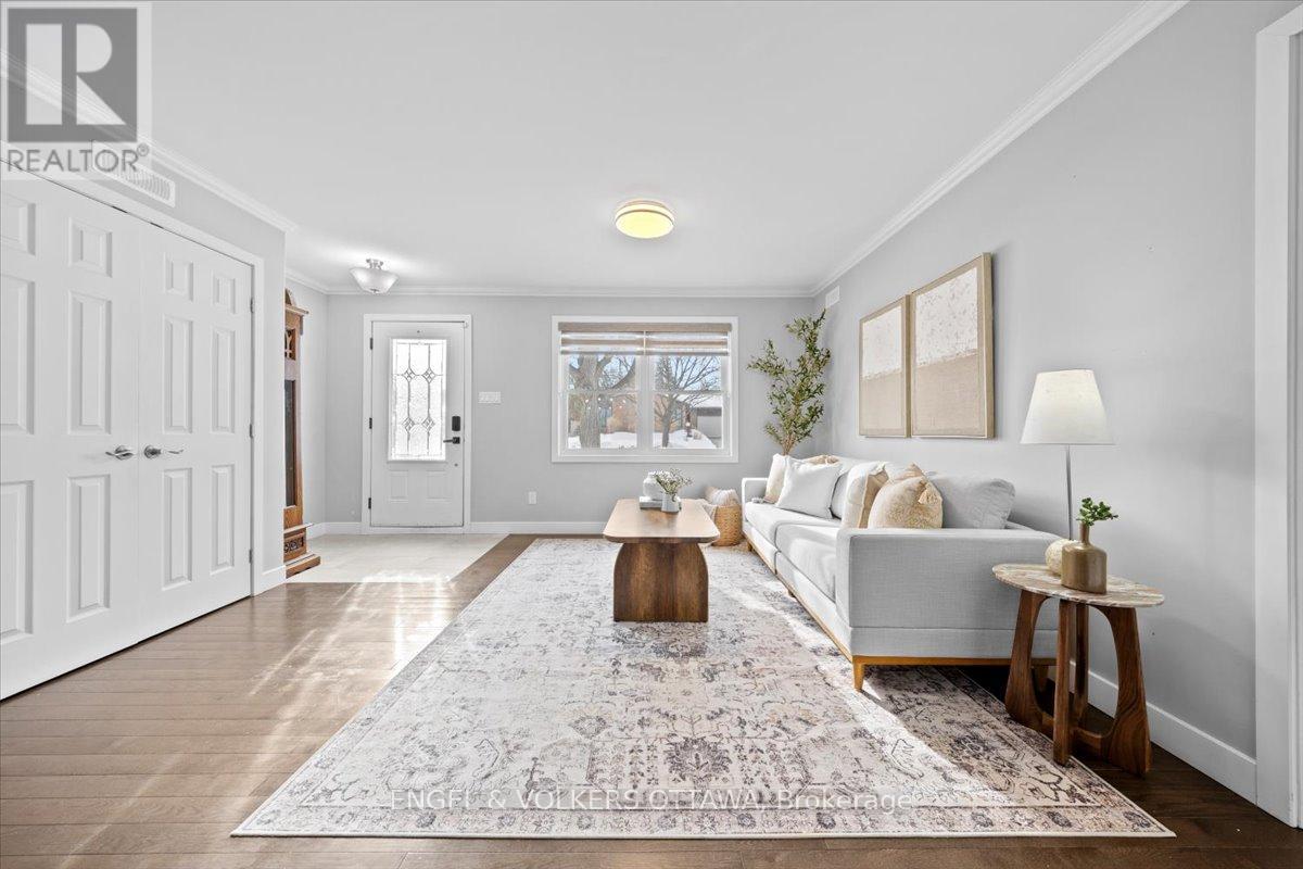 1005 Gold Crescent, Ottawa, ON - Indoor