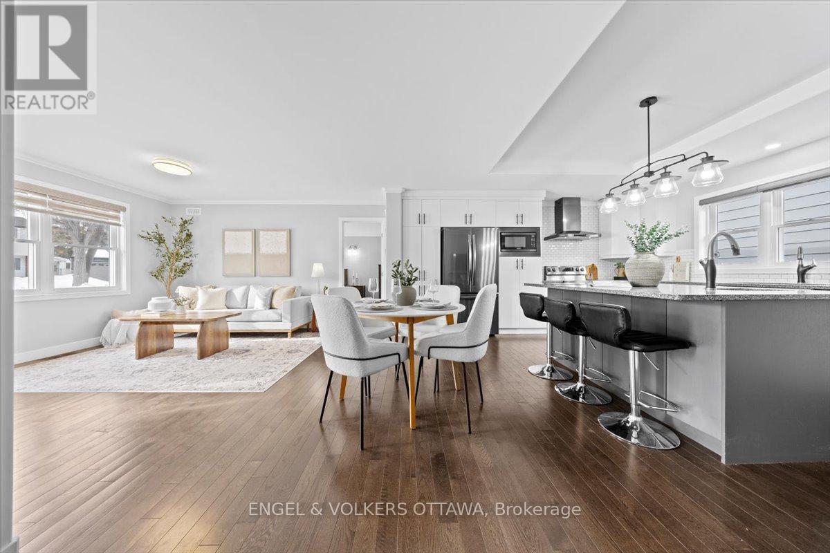 1005 Gold Crescent, Ottawa, ON - Indoor Photo Showing Dining Room