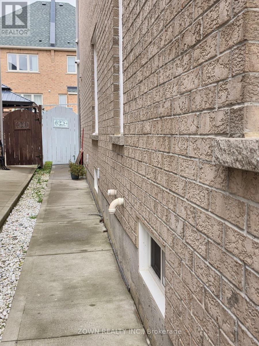 Lower - 47 Niceview Drive, Brampton, ON - Outdoor