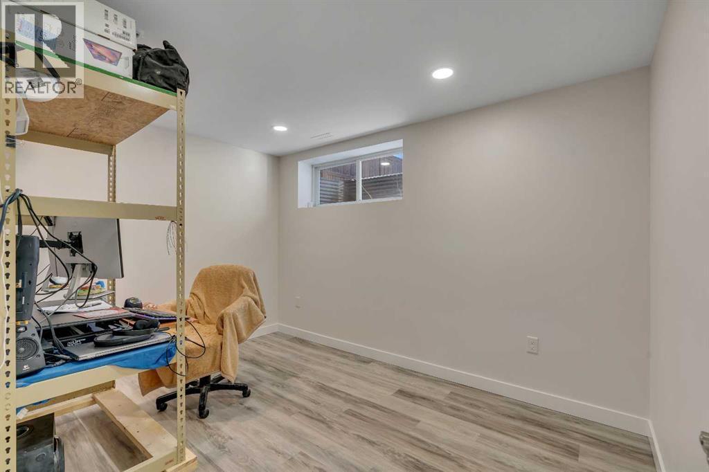 full sized bedroom, currently home office - 245 Auburn Crest Way Se, Calgary, AB - Indoor