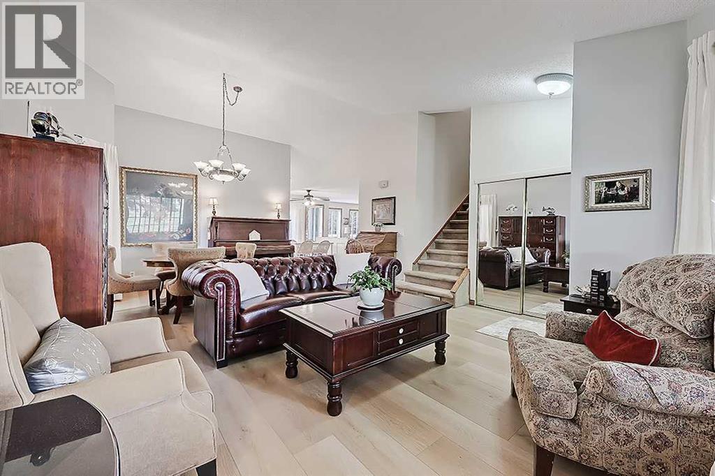 42 Sundown Close Se, Calgary, AB - Indoor Photo Showing Living Room