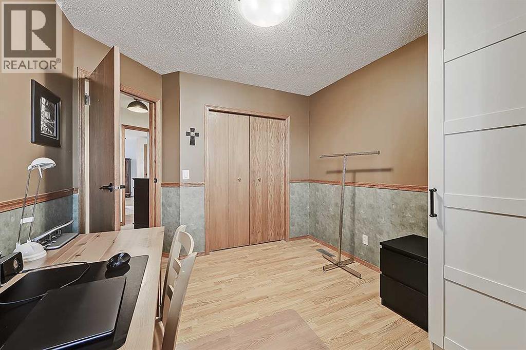 42 Sundown Close Se, Calgary, AB - Indoor