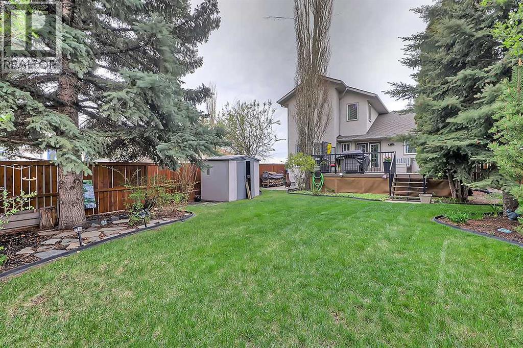42 Sundown Close Se, Calgary, AB - Outdoor With Deck Patio Veranda