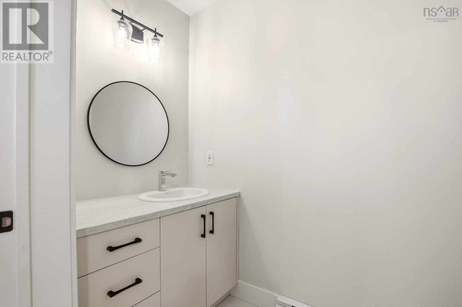15 Glenn Drive, Lantz, NS - Indoor Photo Showing Bathroom