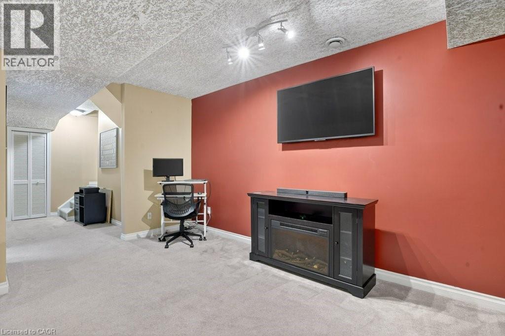 Rec Room - 222 Grey Fox Drive, Kitchener, ON - Indoor