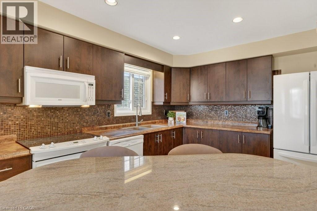 Kitchen - 222 Grey Fox Drive, Kitchener, ON - Indoor Photo Showing Kitchen With Double Sink