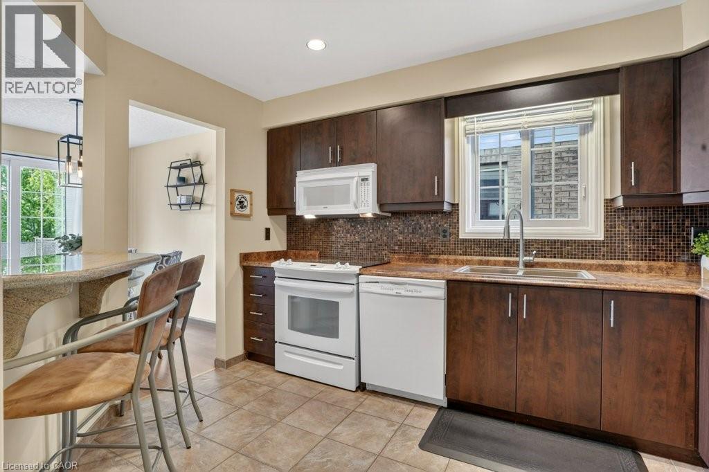Kitchen - 222 Grey Fox Drive, Kitchener, ON - Indoor Photo Showing Kitchen With Double Sink