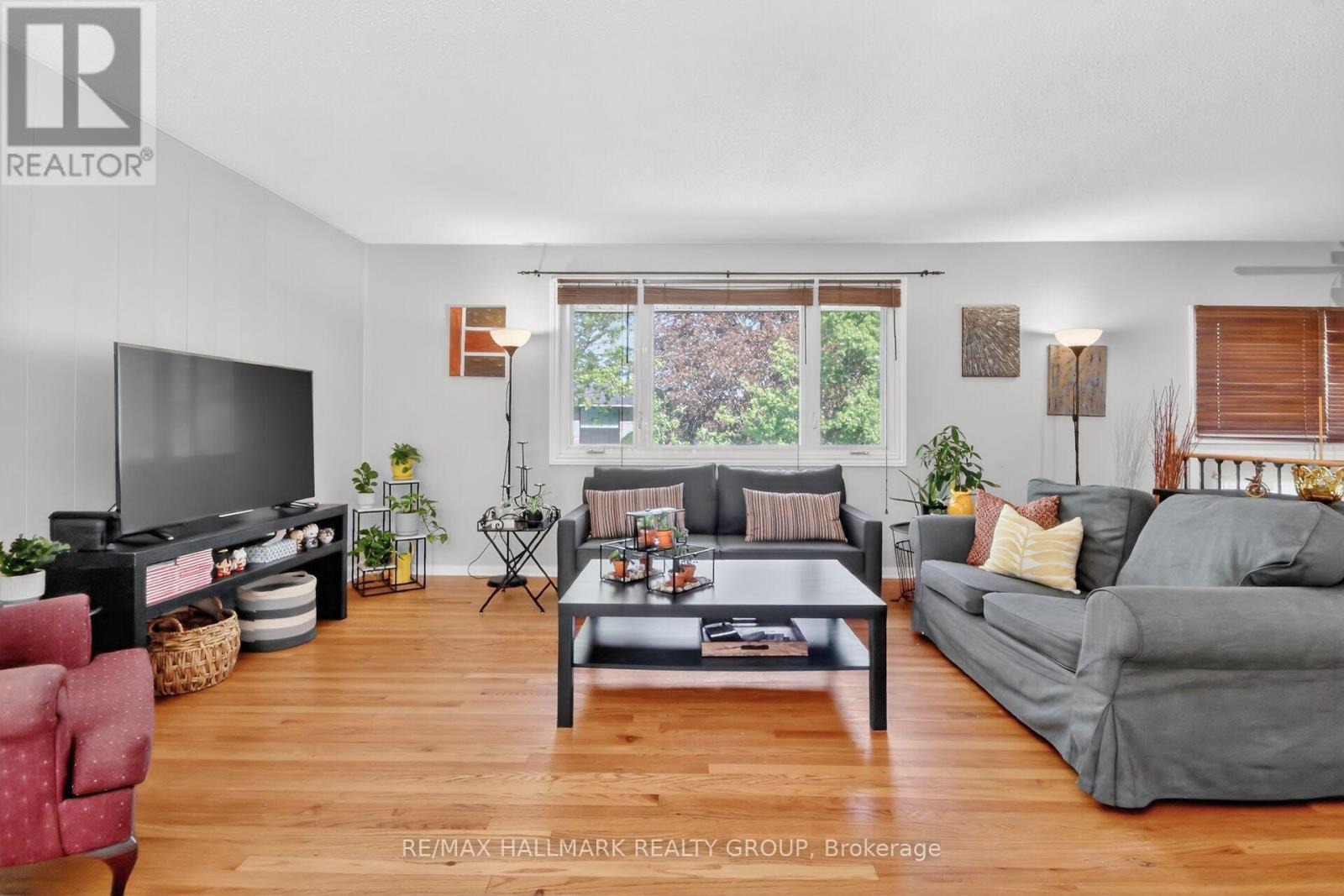 2966 Linton Road, Ottawa, ON - Indoor Photo Showing Living Room