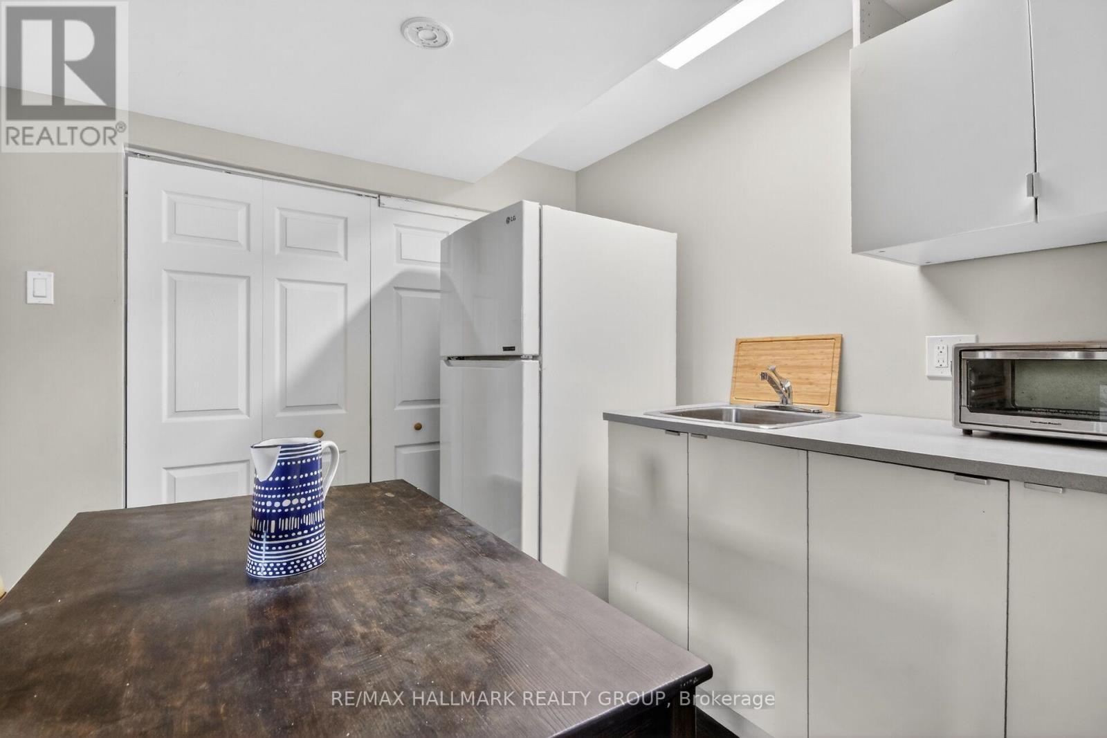 Lower level kitchen - 2966 Linton Road, Ottawa, ON - Indoor Photo Showing Kitchen