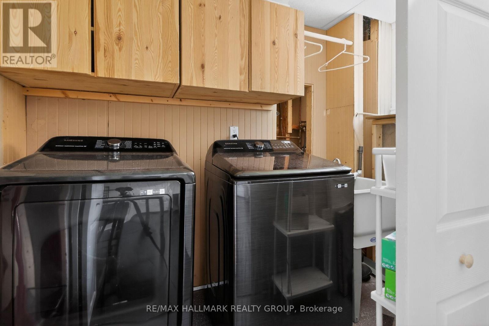 Lower level laundry - 2966 Linton Road, Ottawa, ON - Indoor Photo Showing Laundry Room