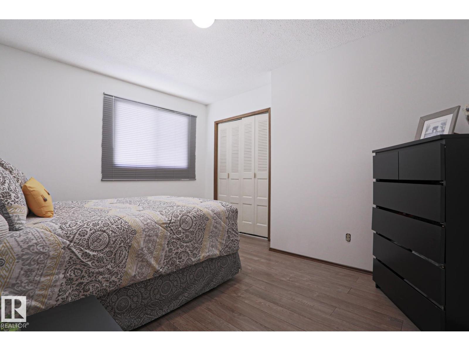 9324 80 Av Nw, Edmonton, AB - Indoor Photo Showing Bedroom