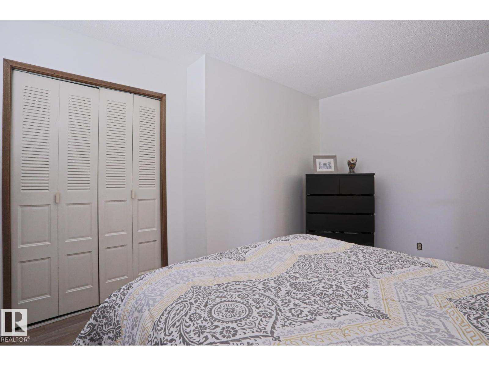 9324 80 Av Nw, Edmonton, AB - Indoor Photo Showing Bedroom