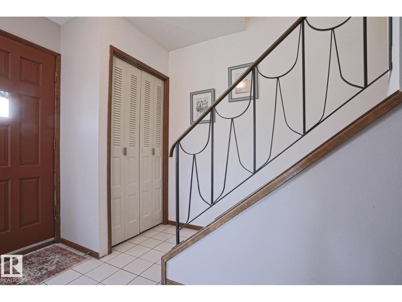 9324 80 Av Nw, Edmonton, AB - Indoor Photo Showing Other Room