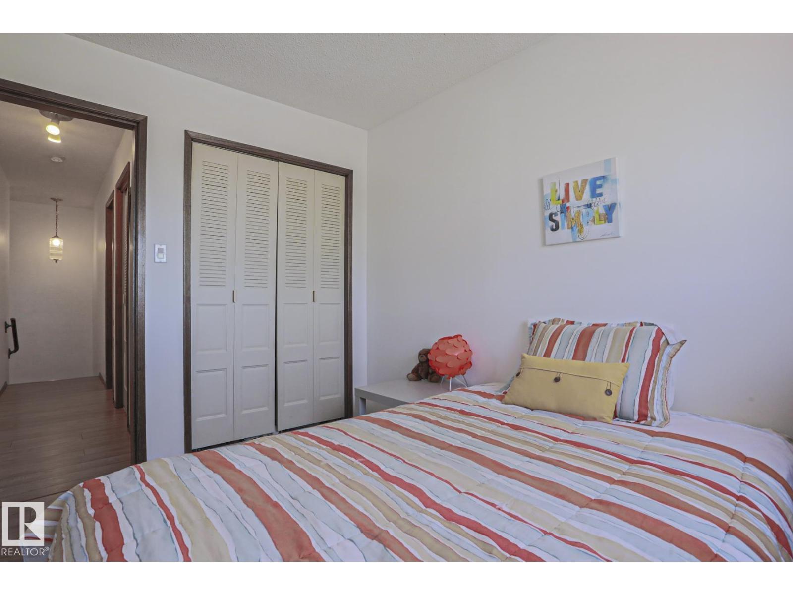 9324 80 Av Nw, Edmonton, AB - Indoor Photo Showing Bedroom