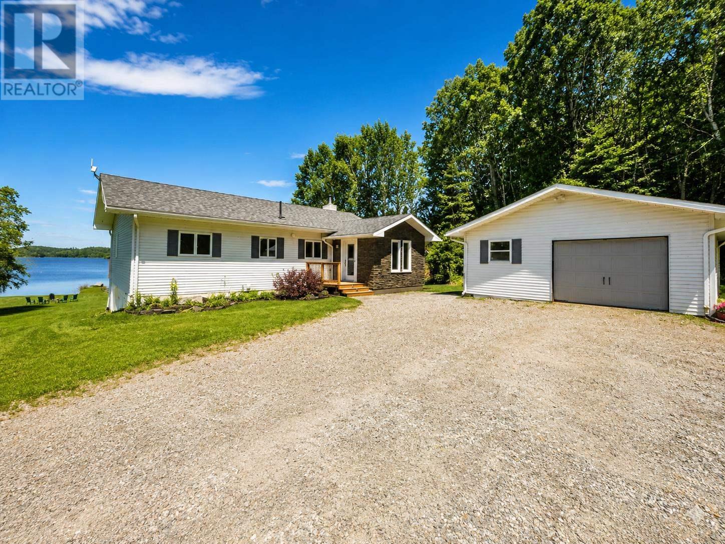 22 Catfish Rd, Wawa, ON - Outdoor