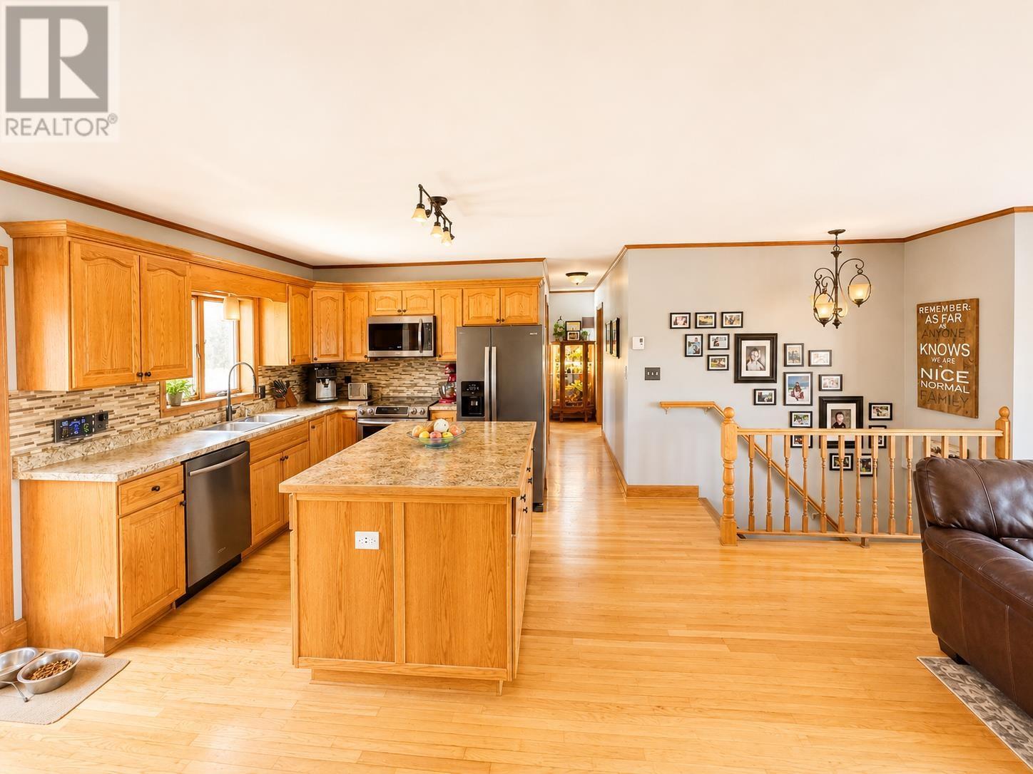 22 Catfish Rd, Wawa, ON - Indoor Photo Showing Kitchen