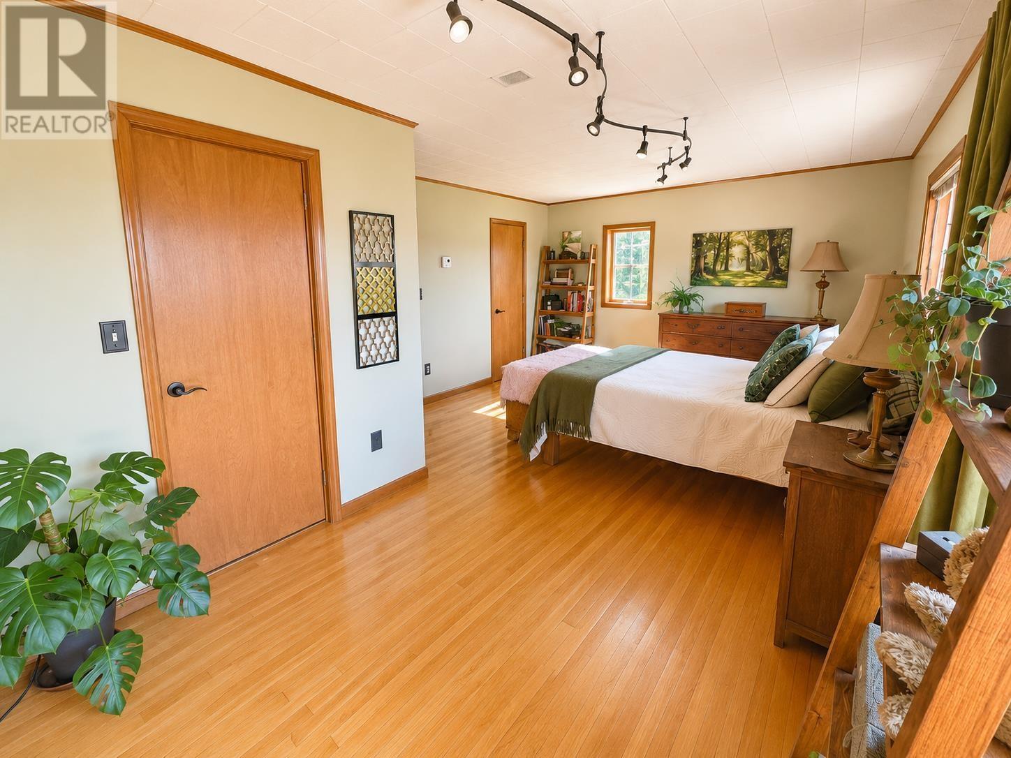 22 Catfish Rd, Wawa, ON - Indoor Photo Showing Bedroom