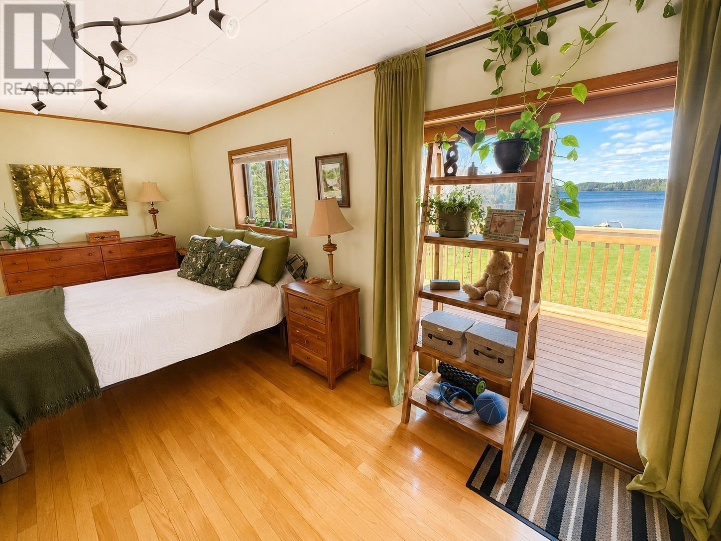 22 Catfish Rd, Wawa, ON - Indoor Photo Showing Bedroom
