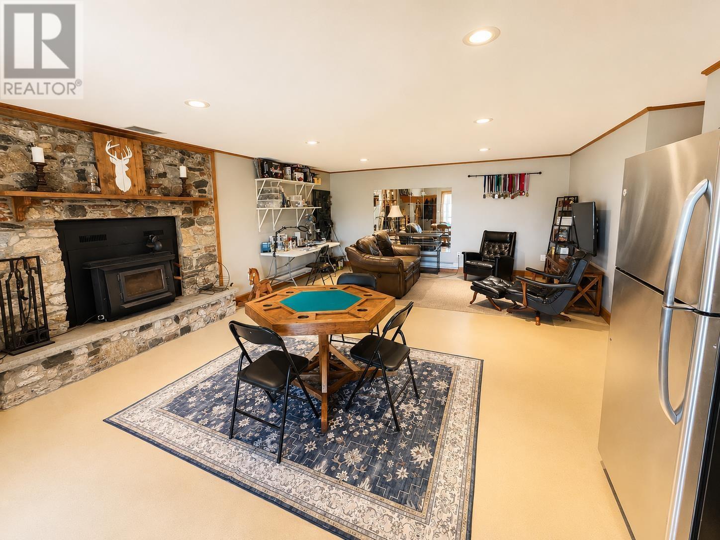 22 Catfish Rd, Wawa, ON - Indoor With Fireplace