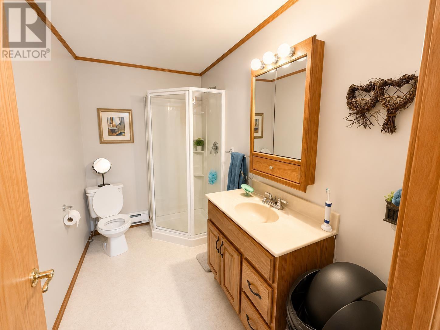 22 Catfish Rd, Wawa, ON - Indoor Photo Showing Bathroom