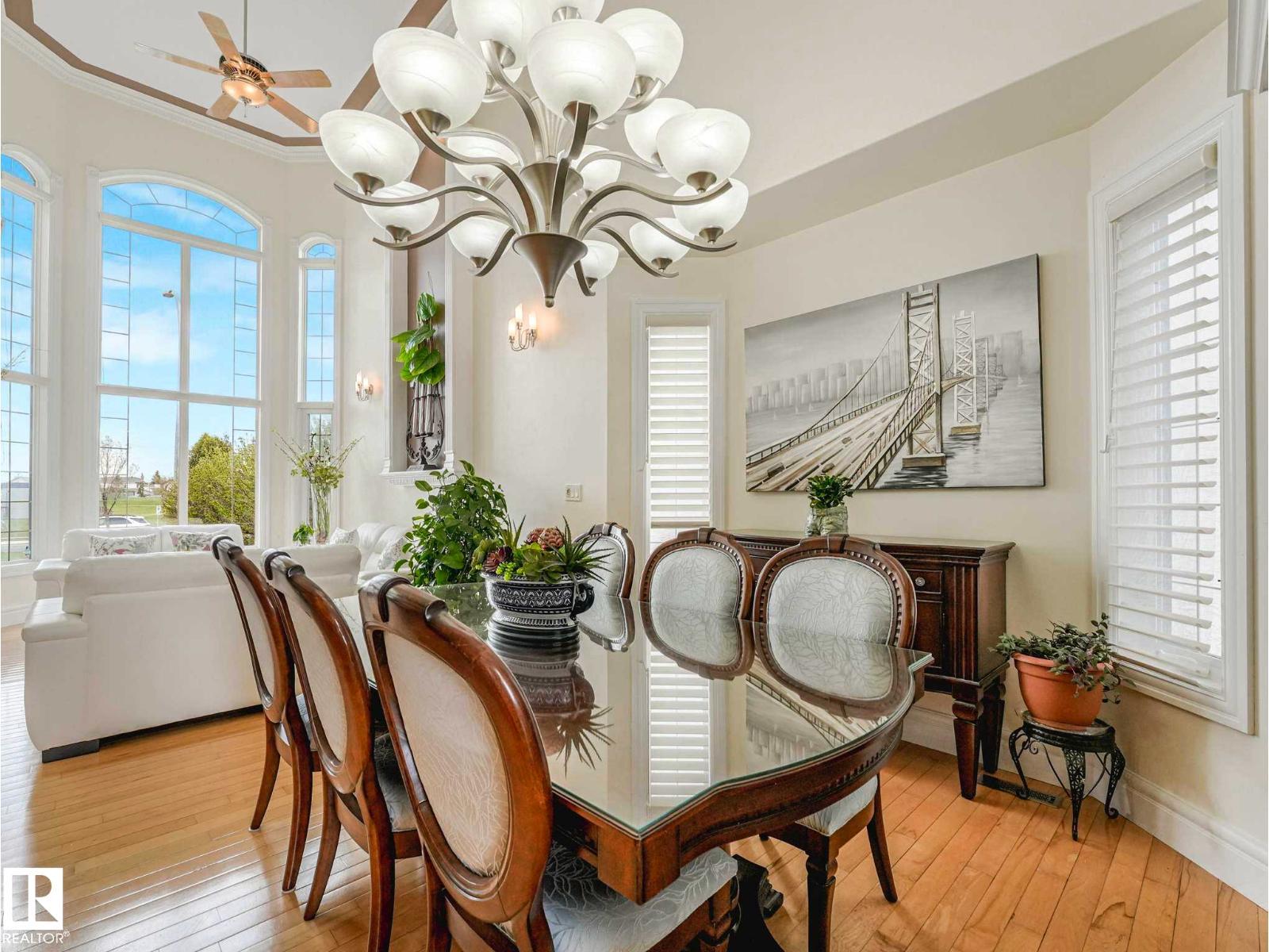 7516 161A Av Nw, Edmonton, AB - Indoor Photo Showing Dining Room