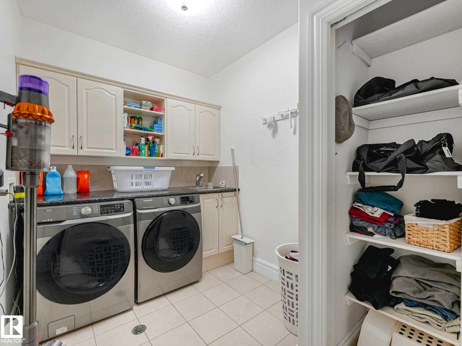7516 161A Av Nw, Edmonton, AB - Indoor Photo Showing Laundry Room