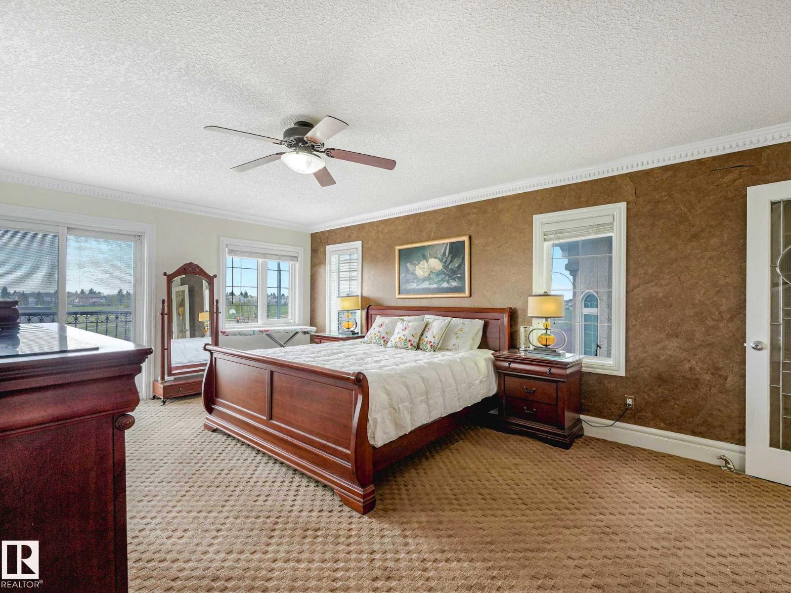 7516 161A Av Nw, Edmonton, AB - Indoor Photo Showing Bedroom