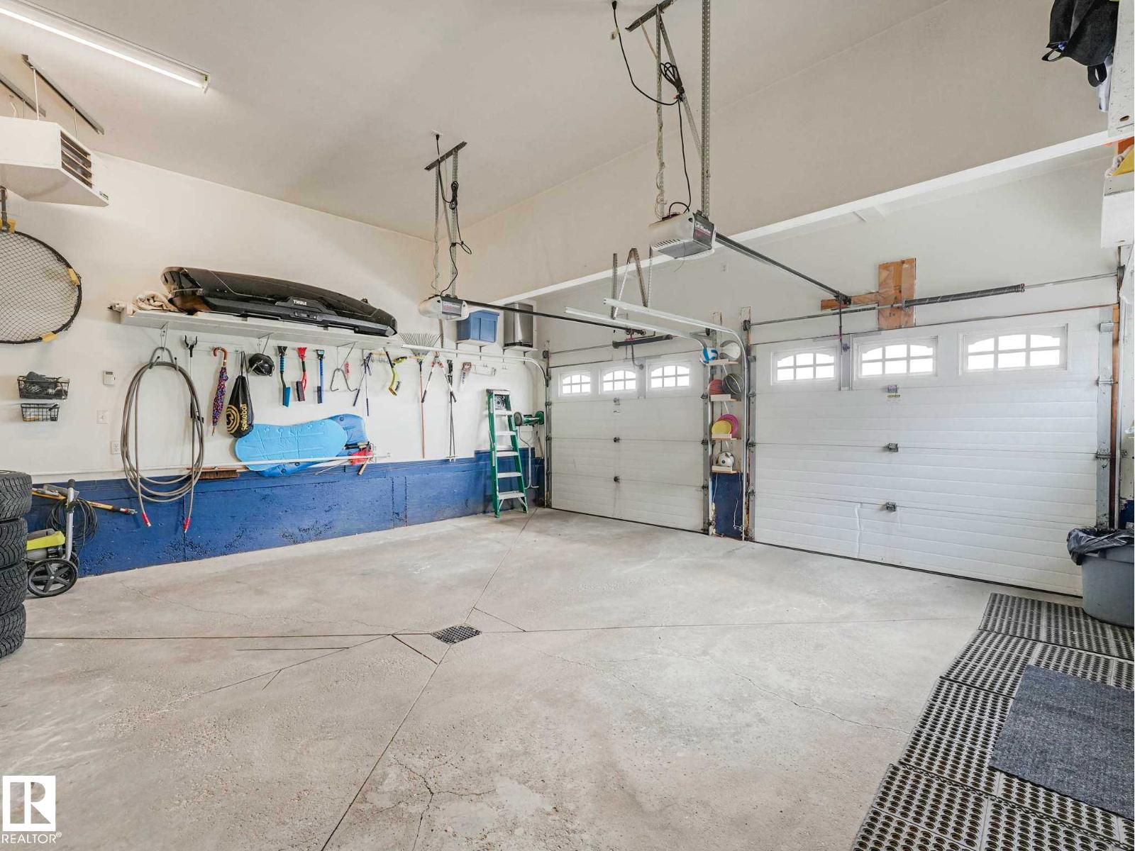 7516 161A Av Nw, Edmonton, AB - Indoor Photo Showing Garage