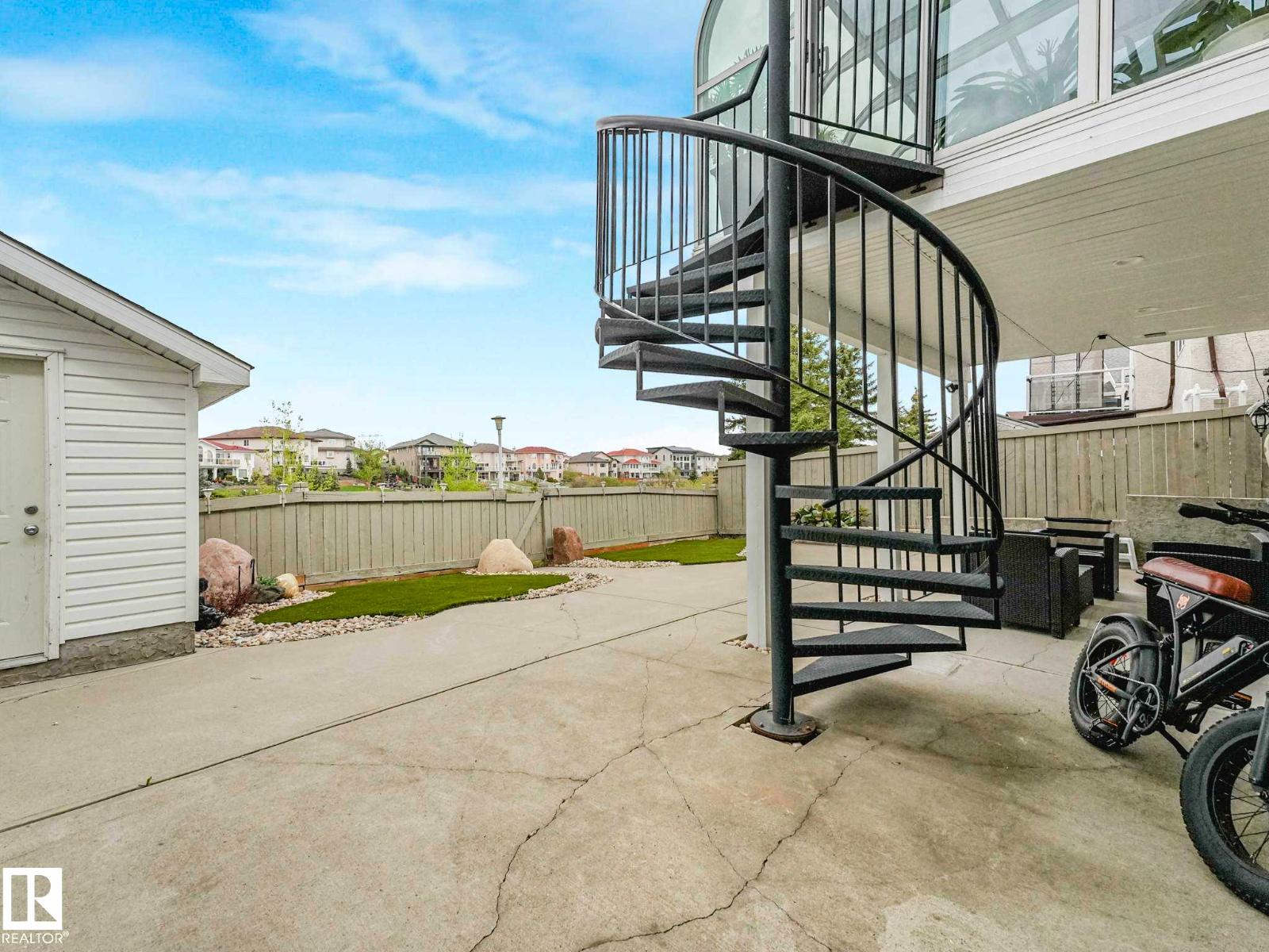 7516 161A Av Nw, Edmonton, AB - Outdoor With Exterior