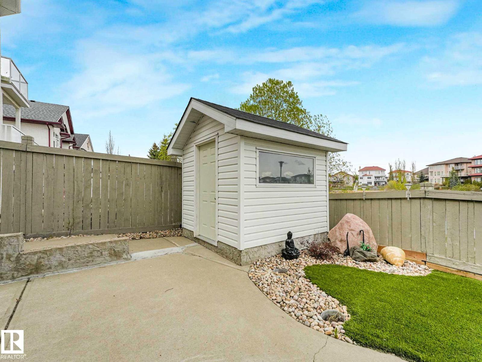 7516 161A Av Nw, Edmonton, AB - Outdoor