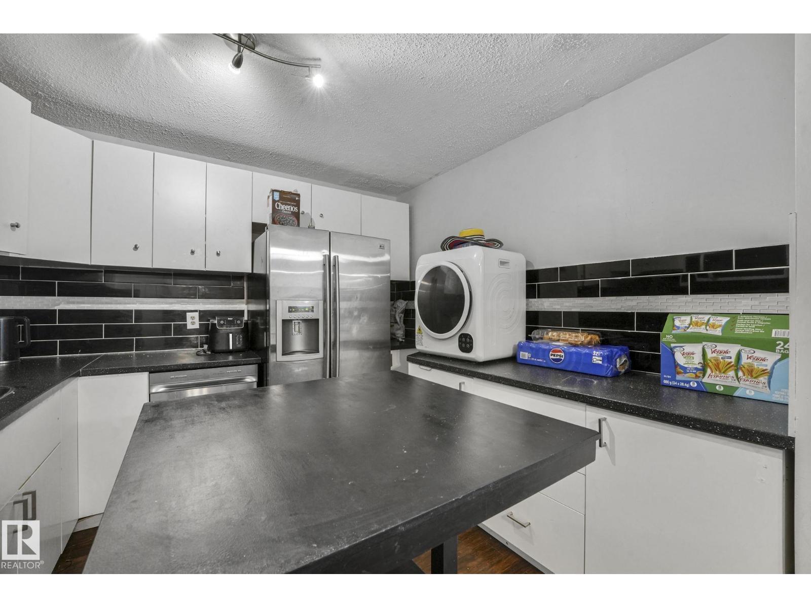 #A7 2808 116 St Nw, Edmonton, AB - Indoor Photo Showing Kitchen