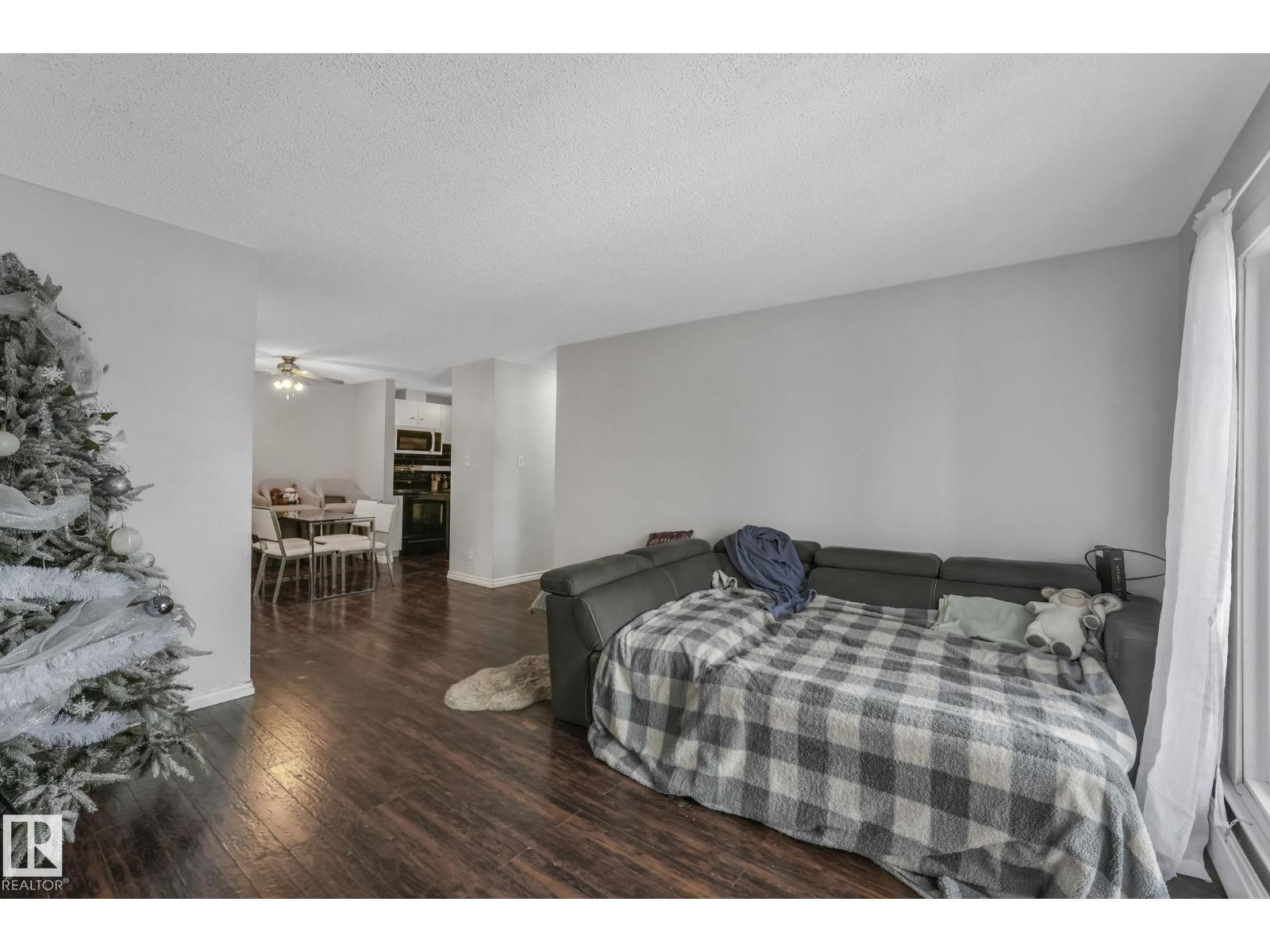 #A7 2808 116 St Nw, Edmonton, AB - Indoor Photo Showing Bedroom