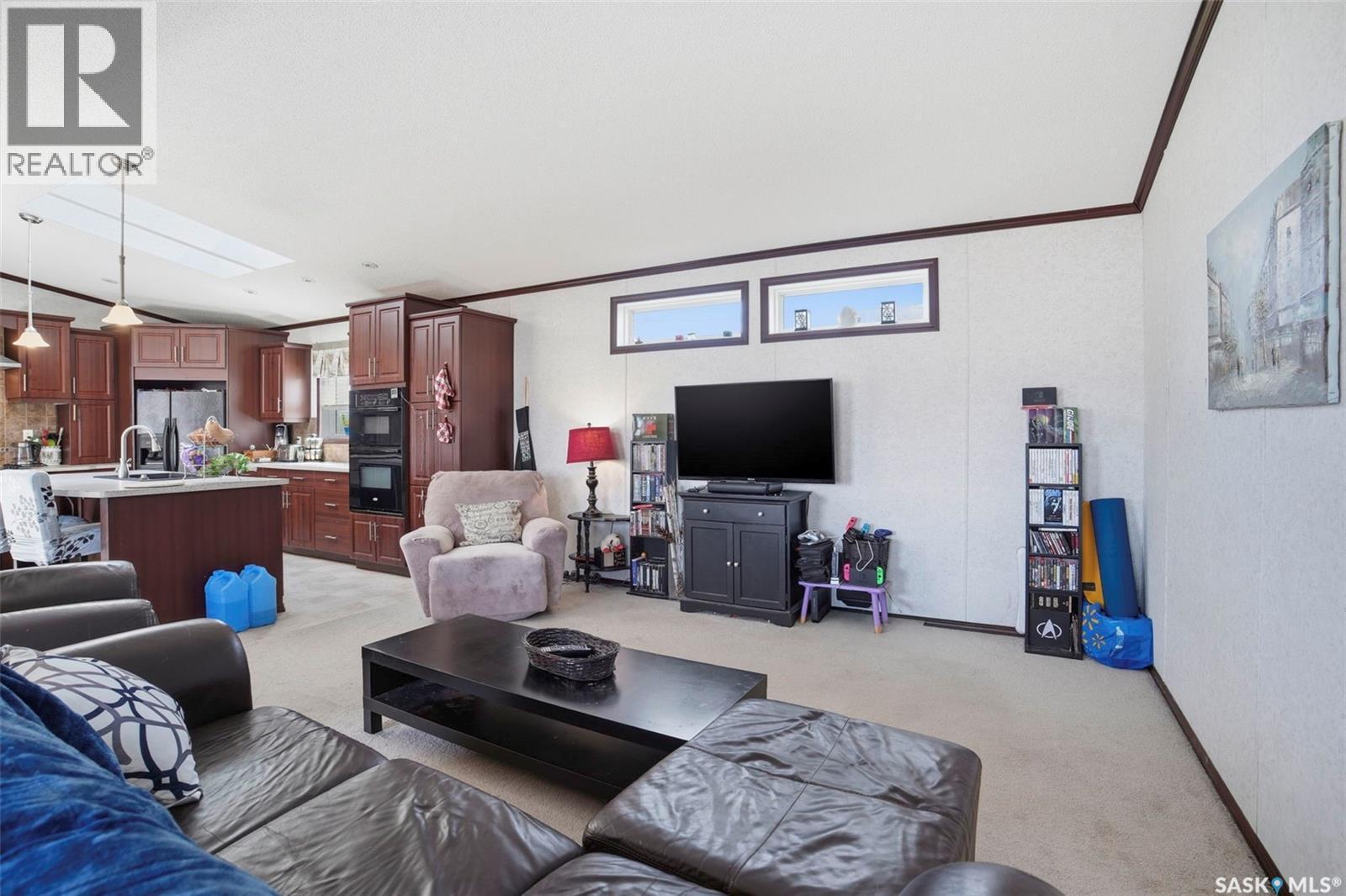 533 3Rd Avenue, Young, SK - Indoor Photo Showing Living Room