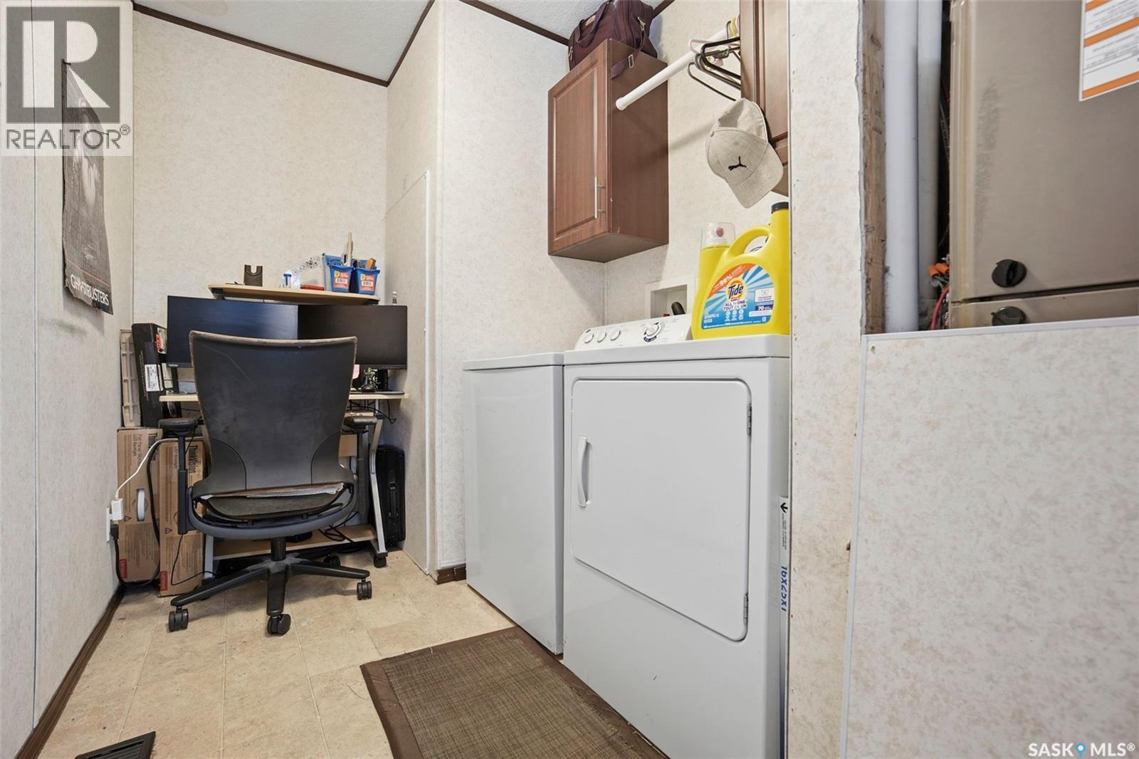 533 3Rd Avenue, Young, SK - Indoor Photo Showing Laundry Room