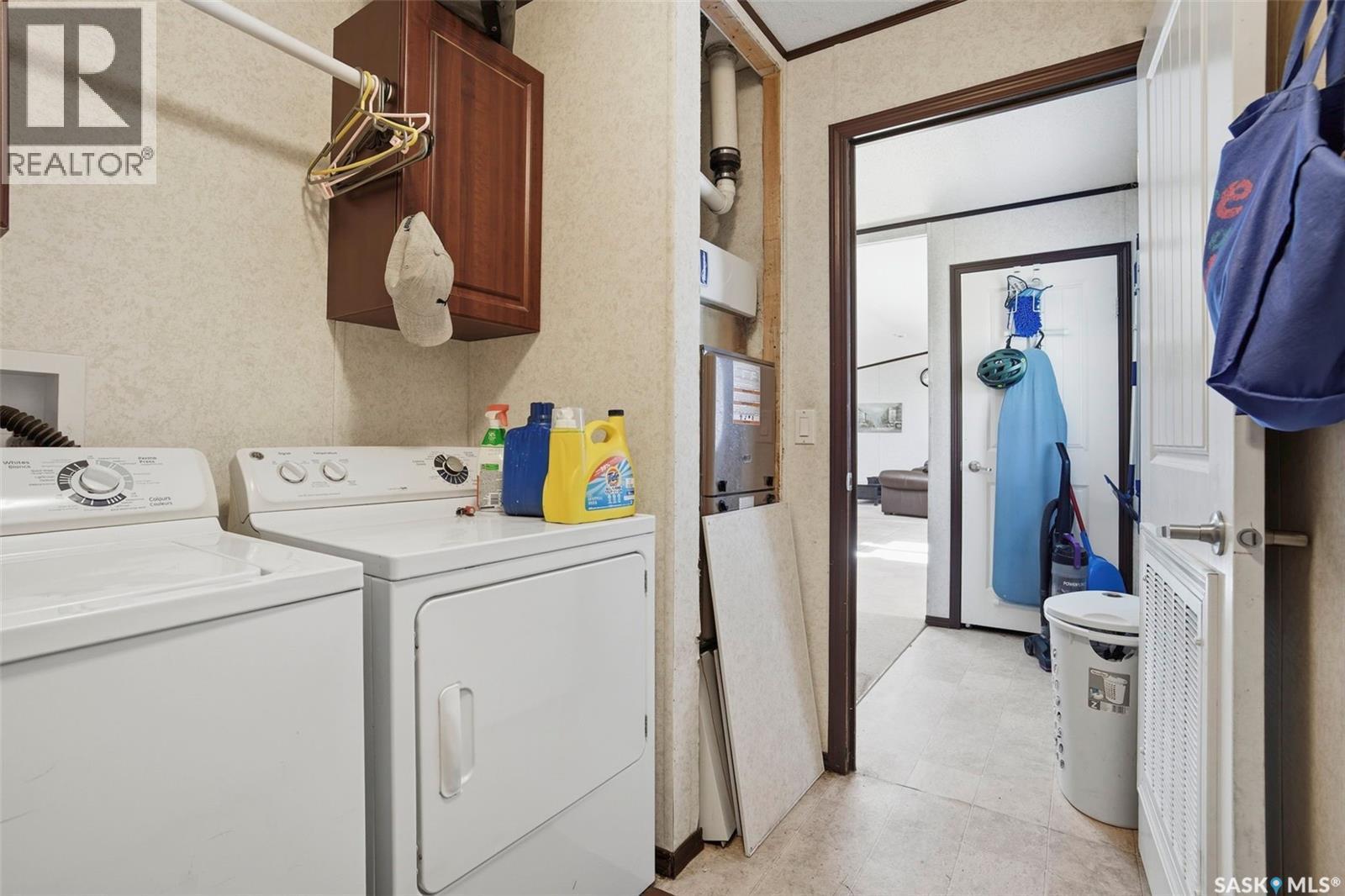 533 3Rd Avenue, Young, SK - Indoor Photo Showing Laundry Room