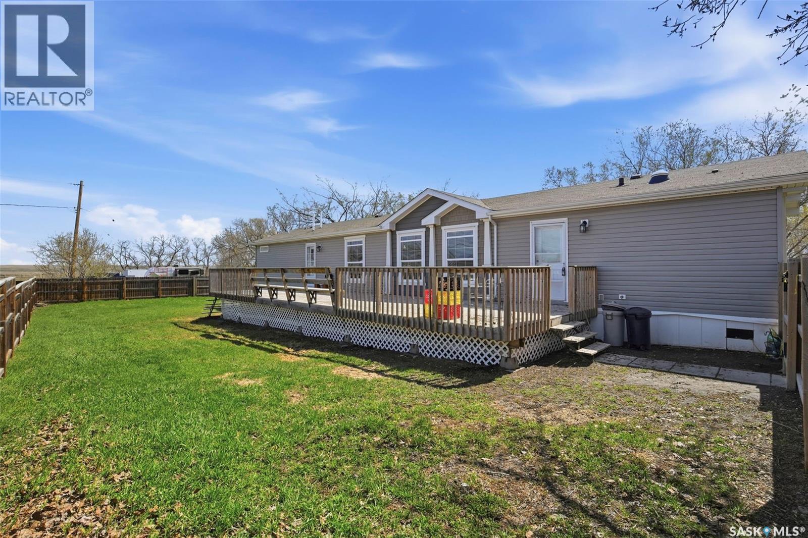 533 3Rd Avenue, Young, SK - Outdoor With Deck Patio Veranda