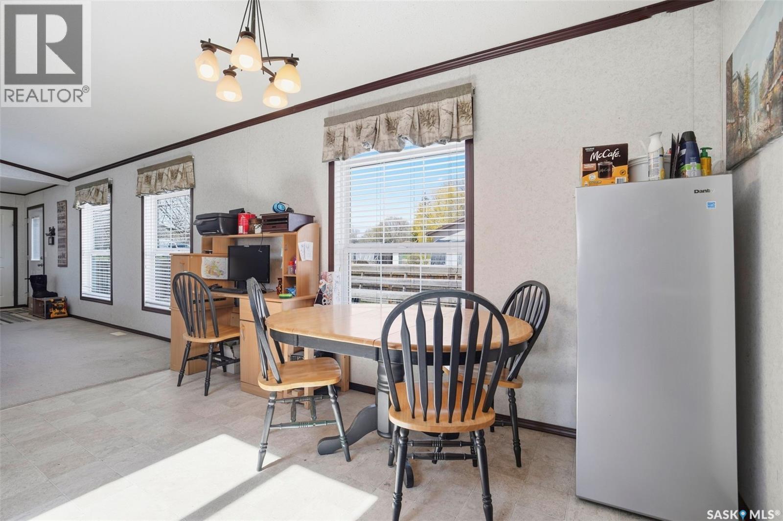 533 3Rd Avenue, Young, SK - Indoor Photo Showing Dining Room