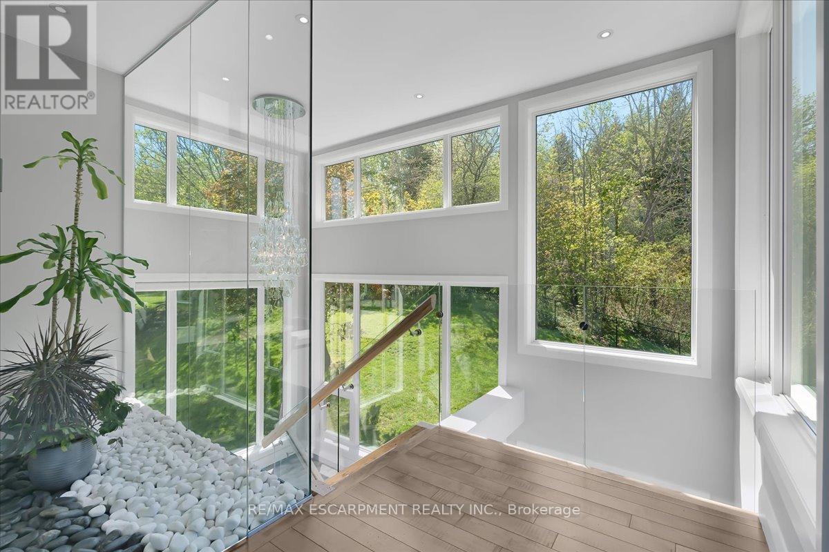 1309 Beaufort Drive, Burlington, ON - Indoor Photo Showing Other Room