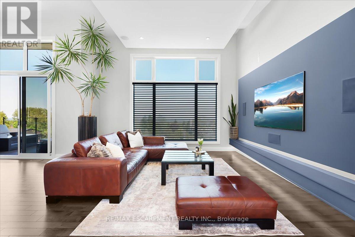 1309 Beaufort Drive, Burlington, ON - Indoor Photo Showing Living Room