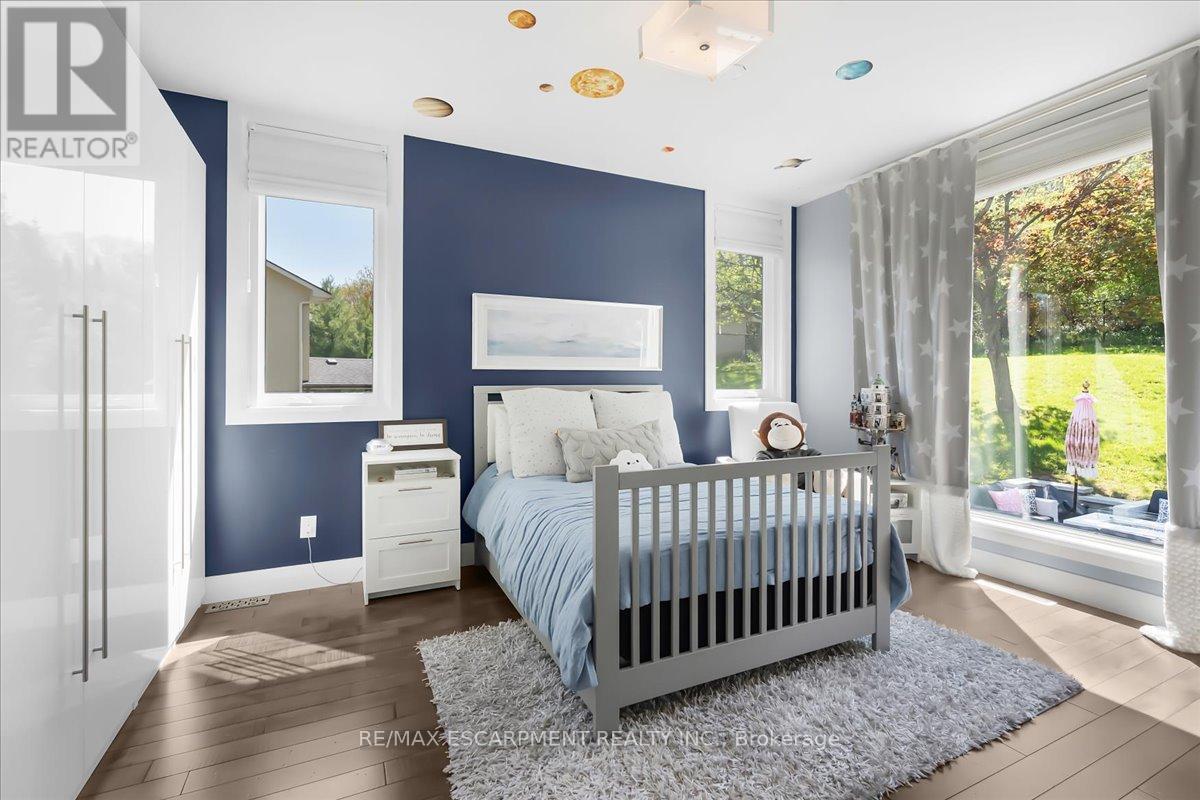 1309 Beaufort Drive, Burlington, ON - Indoor Photo Showing Bedroom