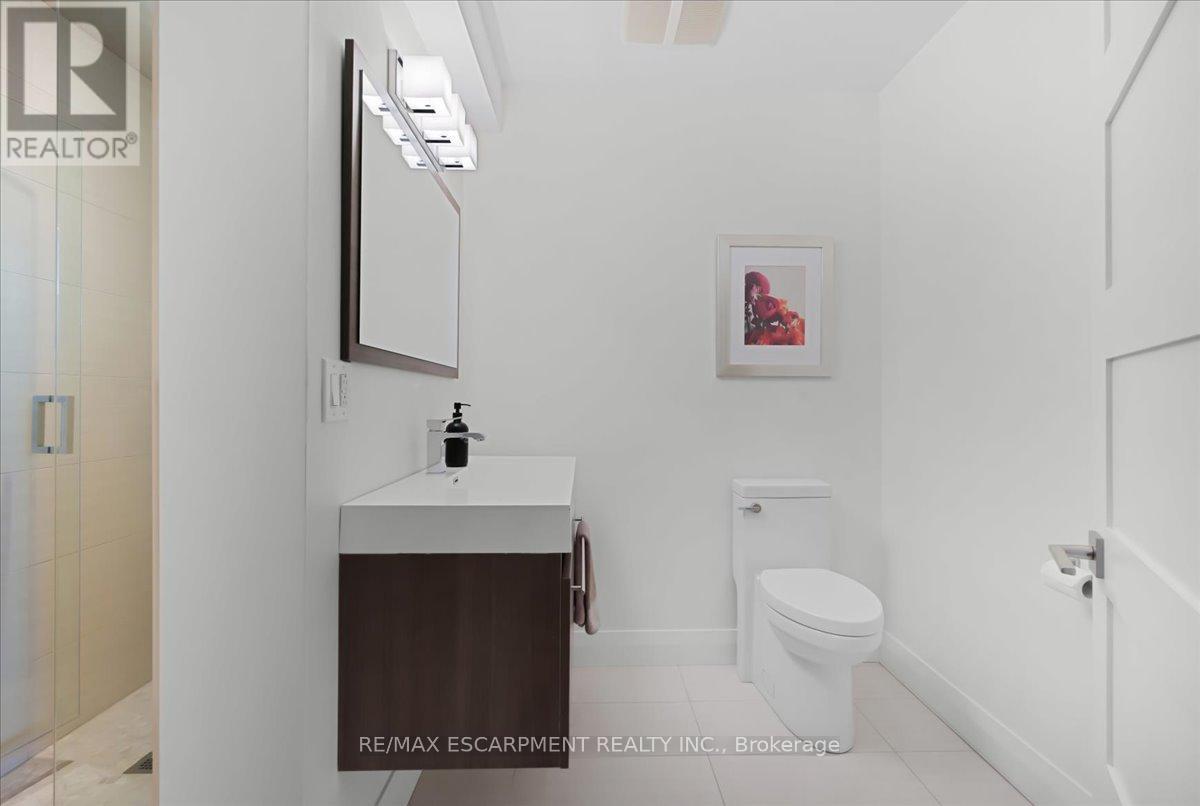 1309 Beaufort Drive, Burlington, ON - Indoor Photo Showing Bathroom