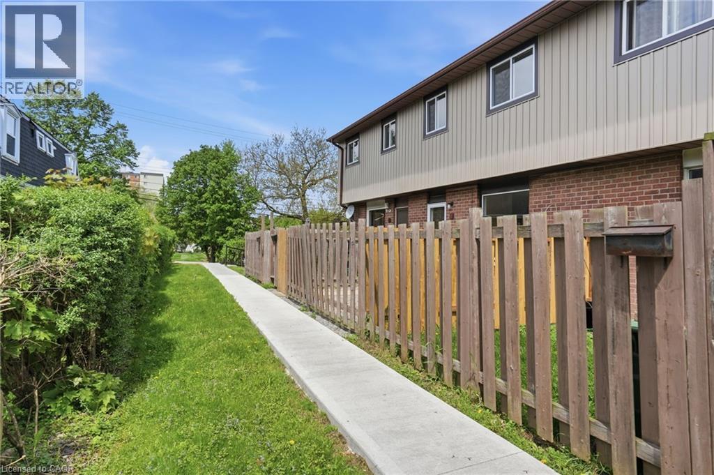 65 Mount Albion Road Unit# 4, Hamilton, ON - Outdoor