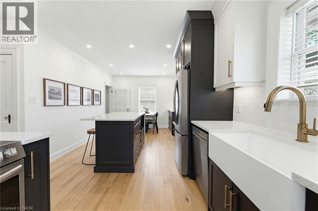 45 Middleton Street, Cambridge, ON - Indoor Photo Showing Kitchen