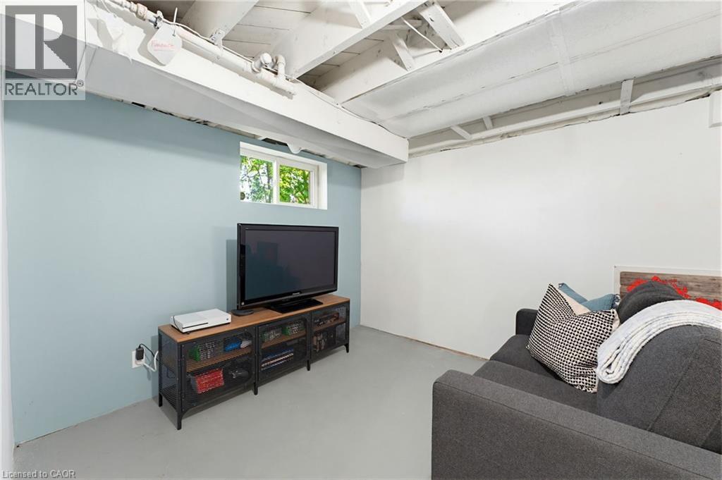 45 Middleton Street, Cambridge, ON - Indoor Photo Showing Other Room