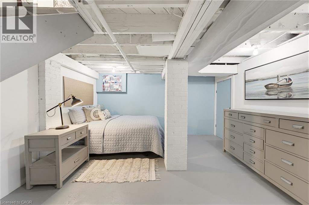 45 Middleton Street, Cambridge, ON - Indoor Photo Showing Bedroom