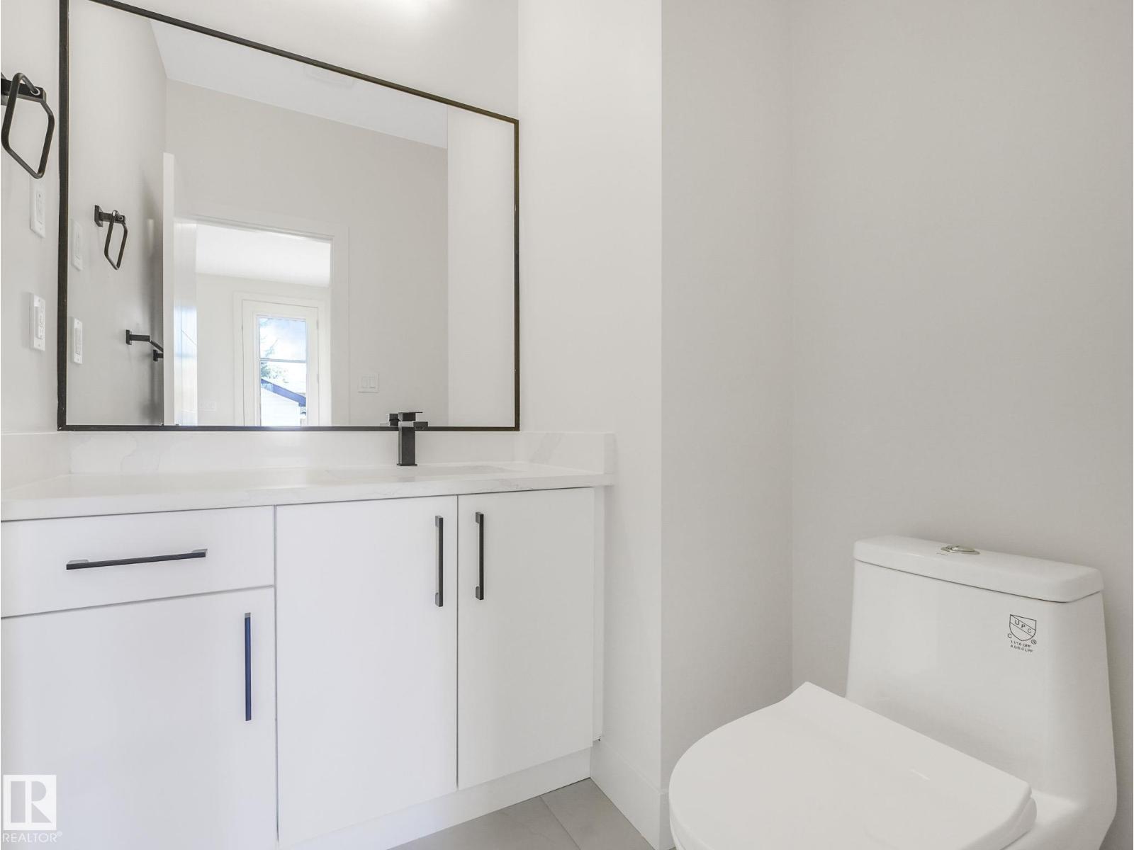 10963 129 St Nw, Edmonton, AB - Indoor Photo Showing Bathroom
