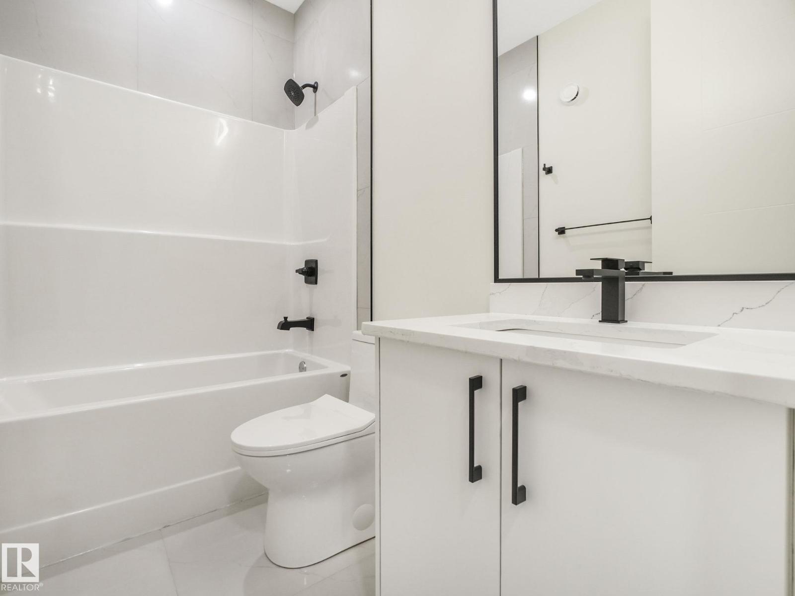 10963 129 St Nw, Edmonton, AB - Indoor Photo Showing Bathroom